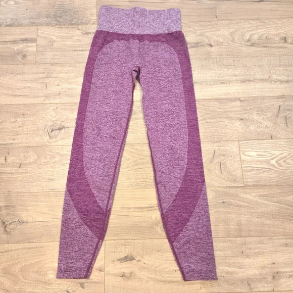 NWOT Women's Athletic Cropped Contour Purple High Waisted Leggings Size XS - Picture 4 of 8
